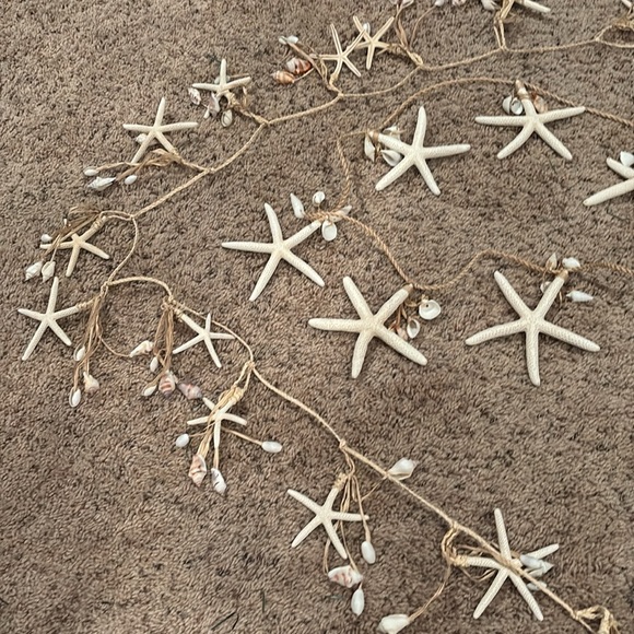 Christmas Tree Seashell Starfish Sand Dollar Ornaments and Garland - Picture 8 of 8